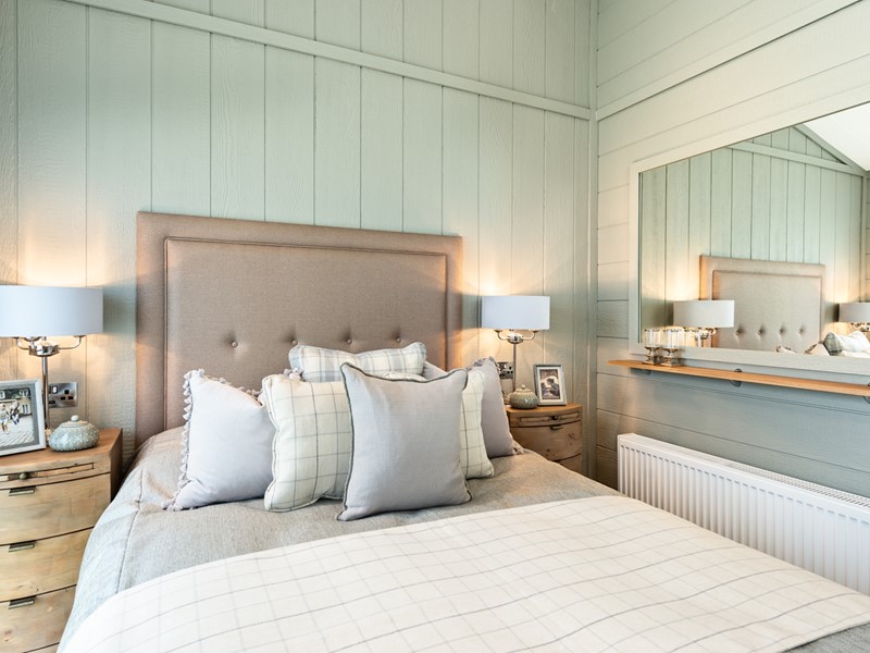 glass-house-bedroom-02