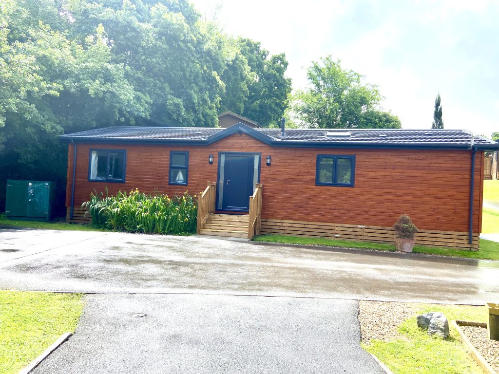 lodge for sale finlake