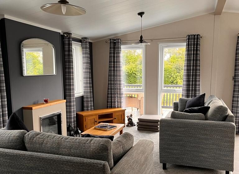 Fishing lodge for sale, lakeside view