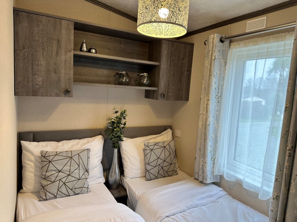 Pemberton Avon 2023 twin bedroom – 2-bedroom holiday home for sale
