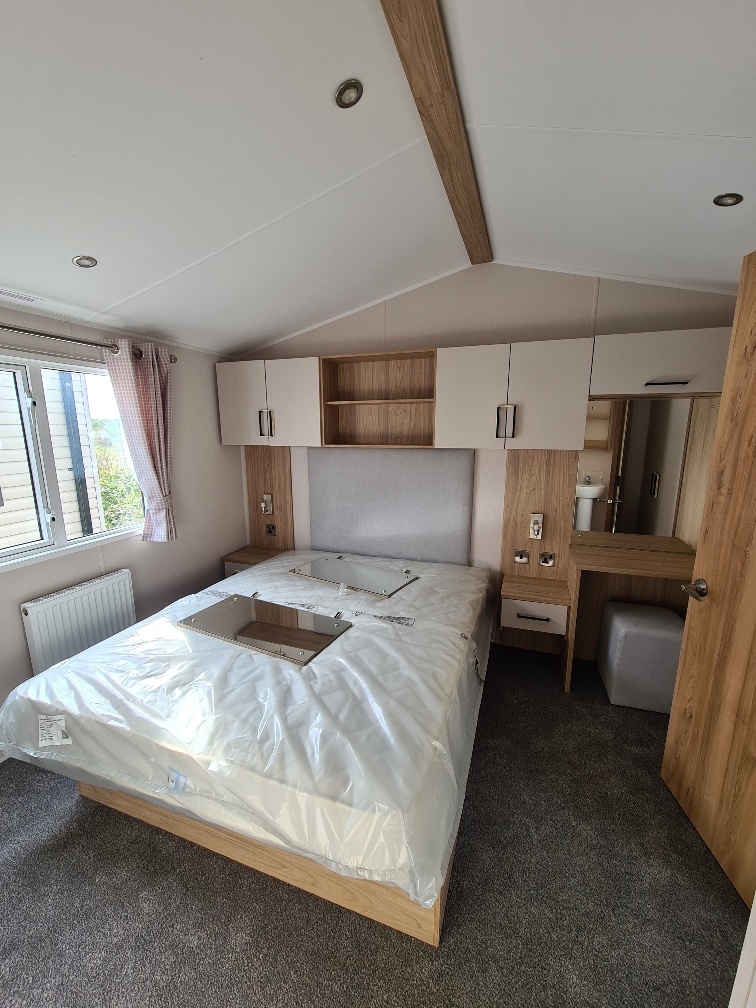 Main-Bedroom