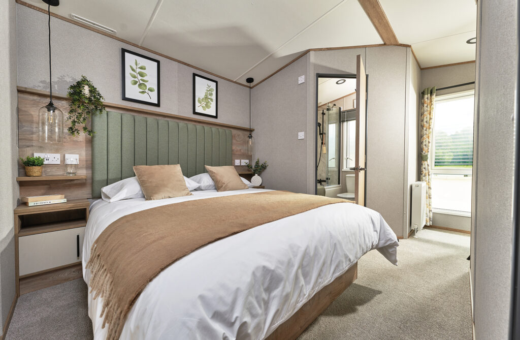 ABI_BEVERLEY_PRIMARY-BEDROOM_DOOR_1136-1024x669