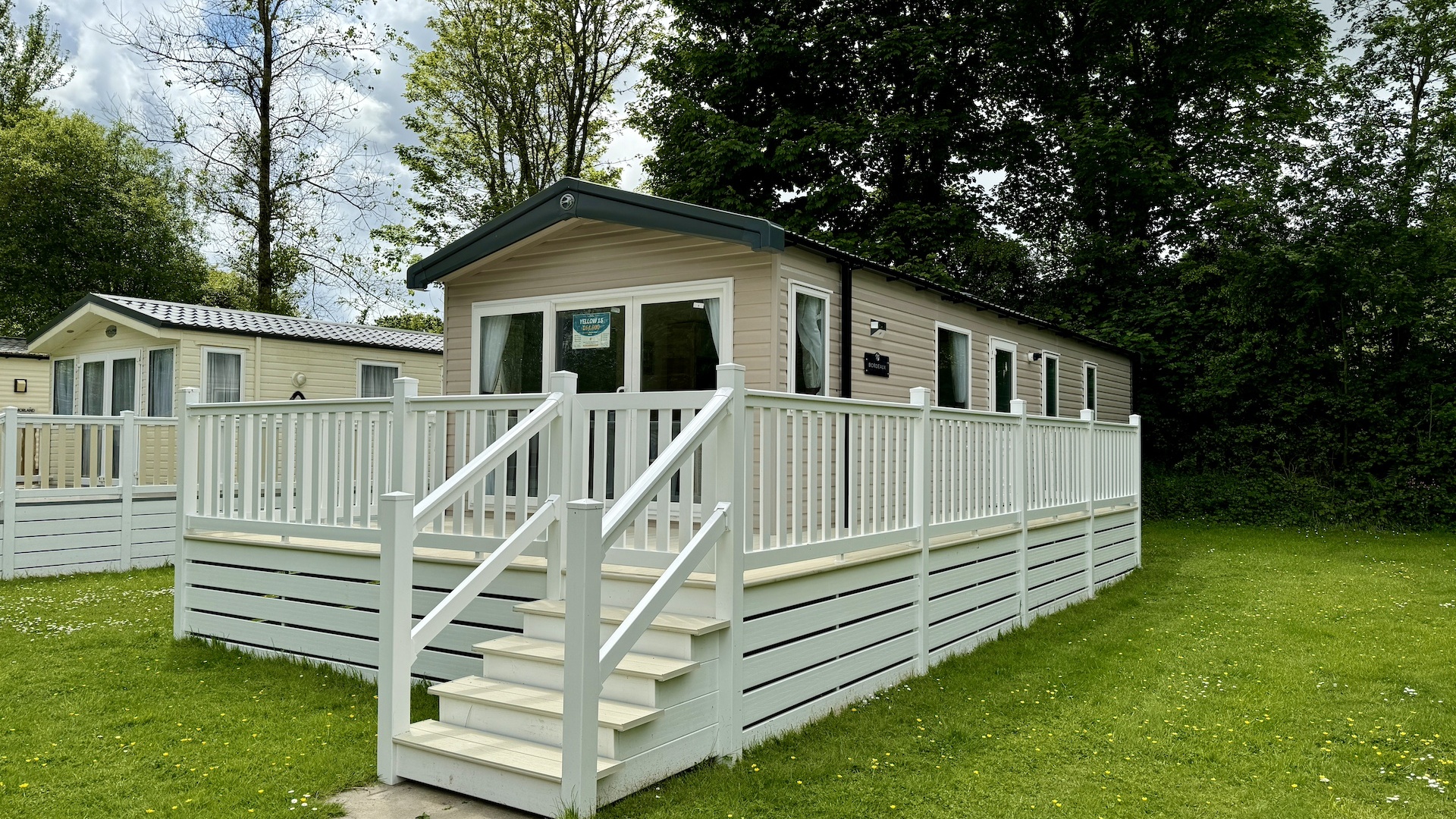 Yellow 15 Swift Bordeaux holiday home for sale at a UK holiday park