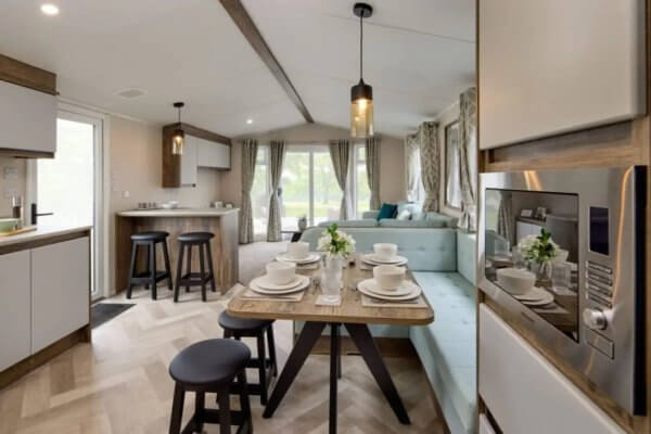 Brookwood-38-12-2-bedroon-kitchen-diner-600x400-2