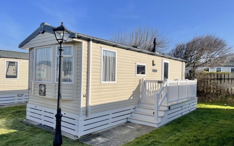 pitch_32_exterior