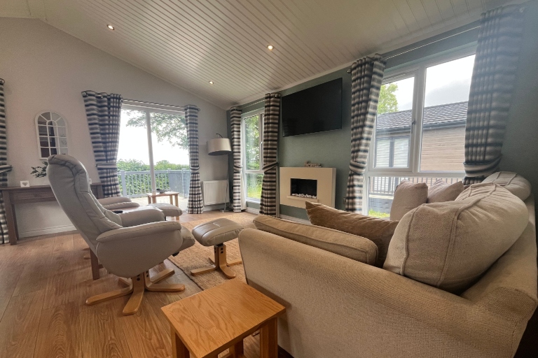 Oakgrove-lounge