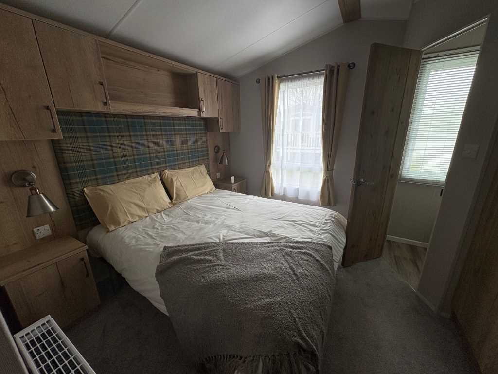 Main-bedroom-rs