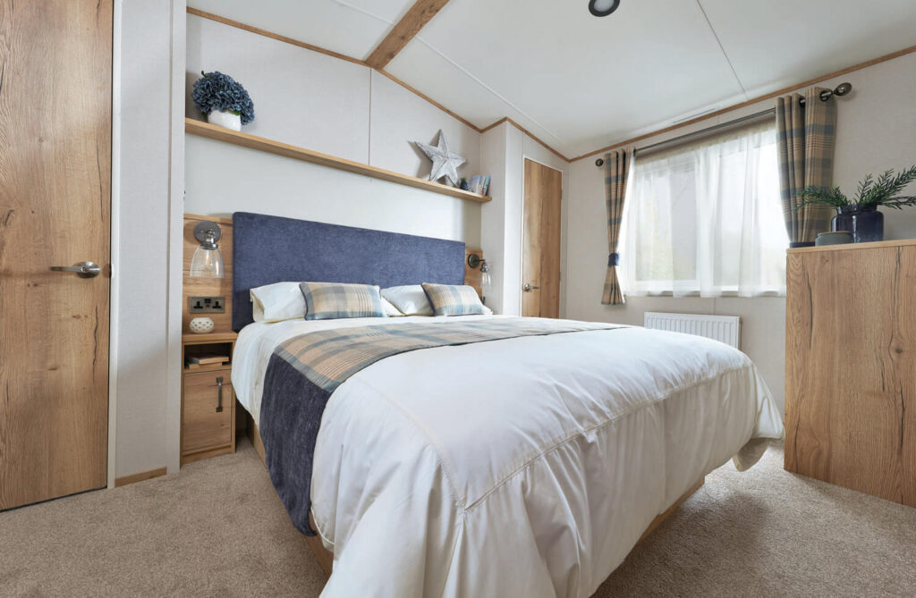 ABI_WINDERMERE_PRIMARY-BEDROOM_2338-1024x669