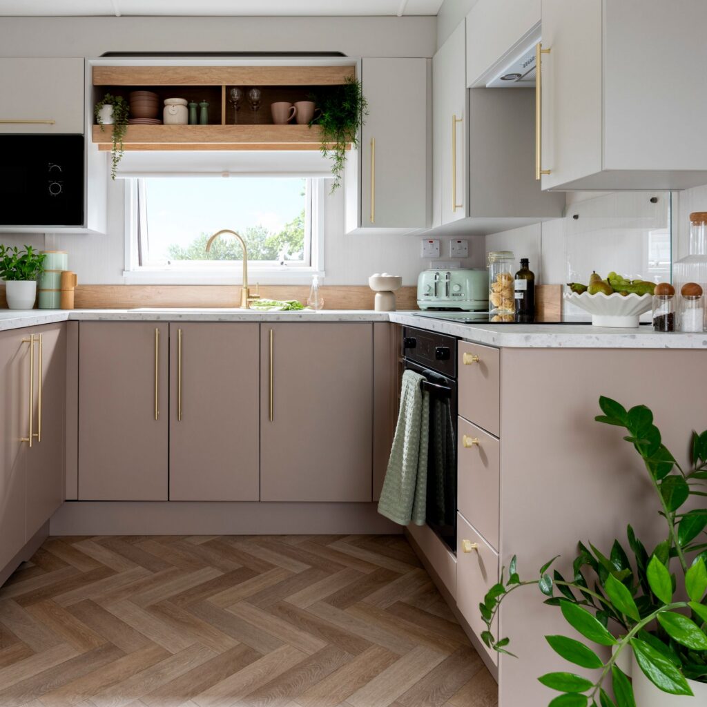 Burgundy_Kitchen-2-1920x1920-c-1024x1024