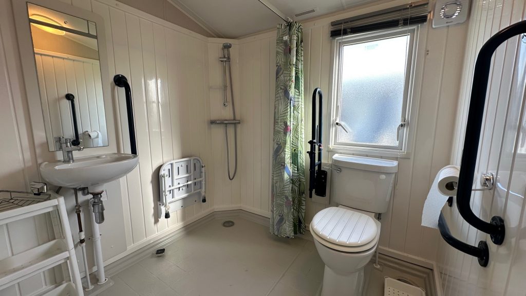 Willerby-Richmond-109-Bathroom-Wetroom-1-1024x576