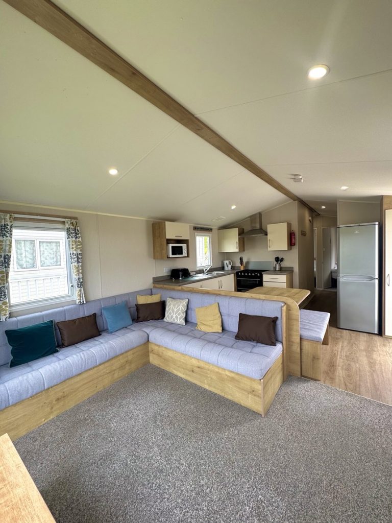83-lounge-kitche-768x1024