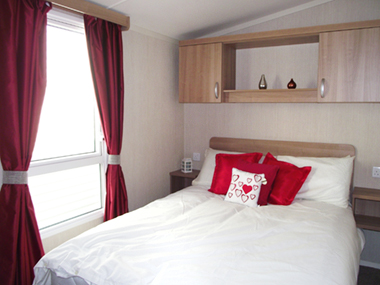 Swift-Loire-main-Bedroom