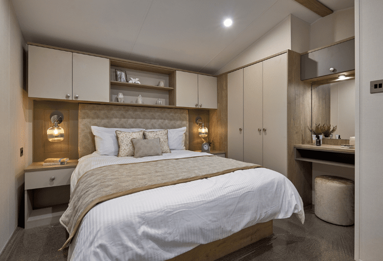 medium_Salisbury_Bedrooms_Room_feature_09d9522265-1