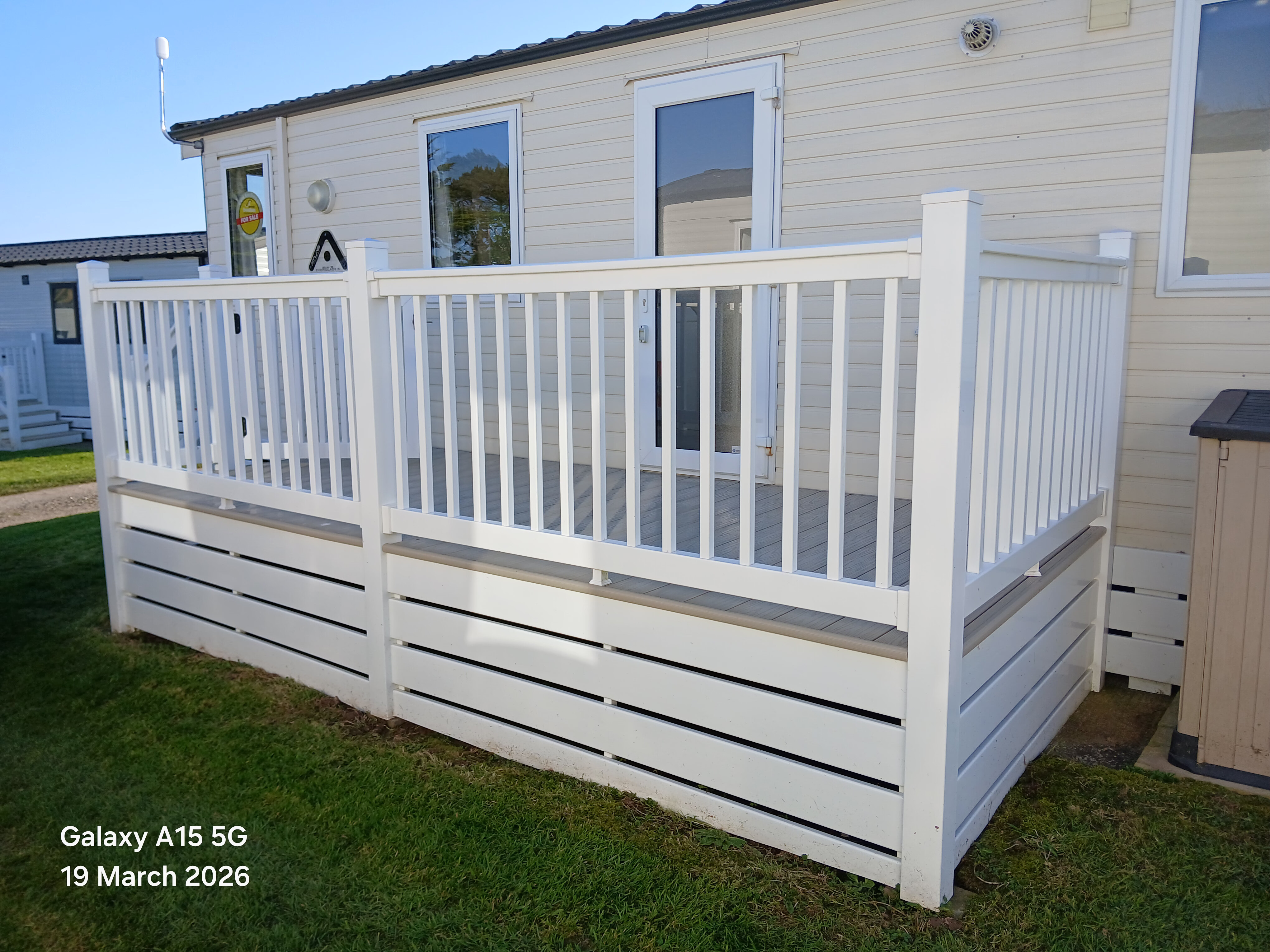 Static caravan holiday home for sale in Looe – exterior view