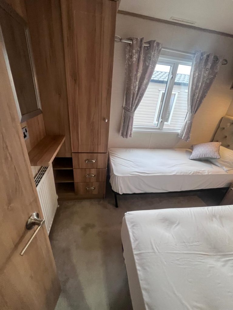ABI-Ambleside-Twin-bedroom-2-768x1024