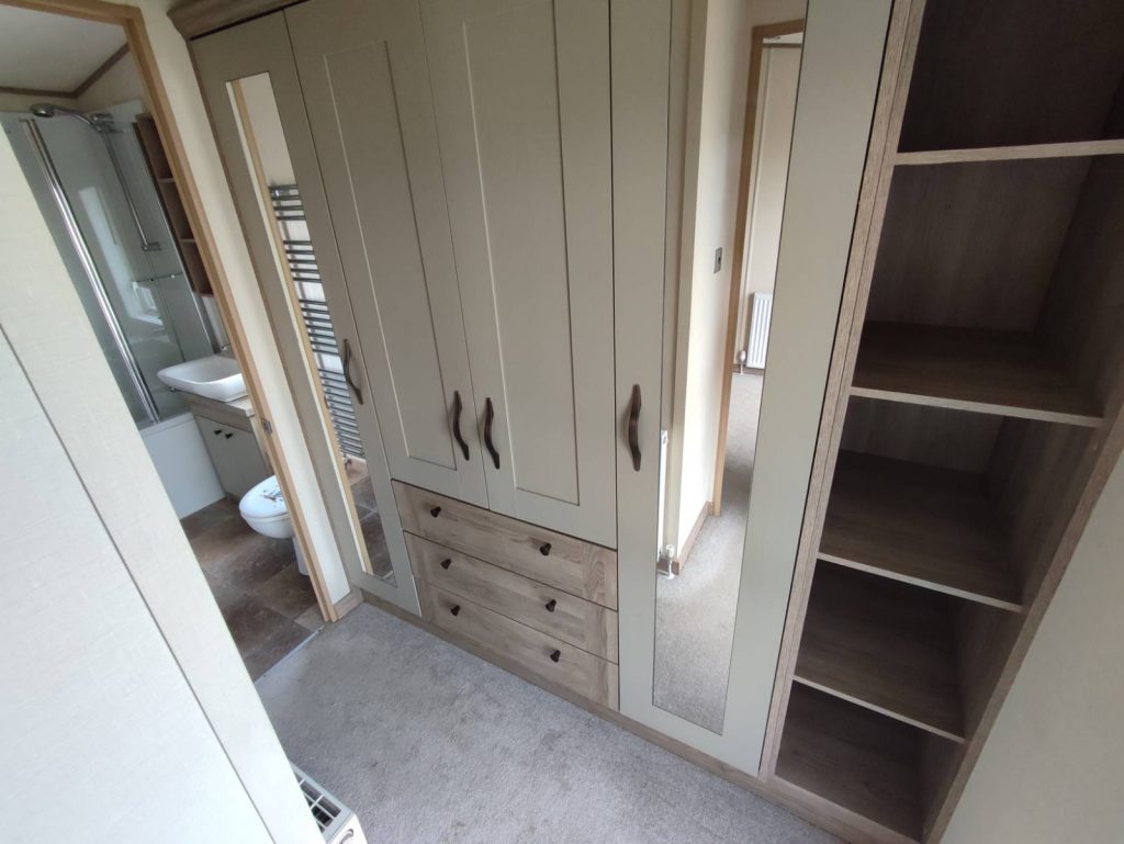 ABI-Beaumont-Walk-in-wardrobe-1024x769