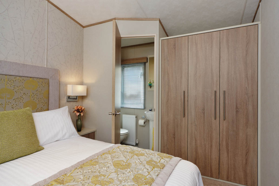 Carnaby-Helmsley-Main-bedroom-2