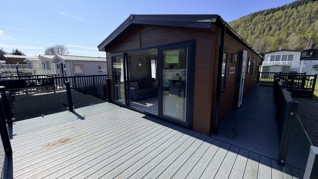Willerby Dorchester exterior view – static caravan for sale on Parklink