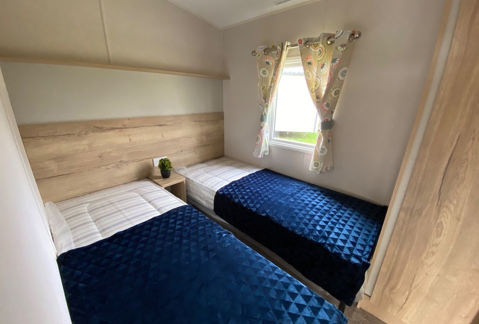 Twin-bedroom