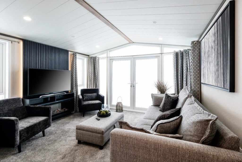 Victory-Lakewood-Lounge-1024x683