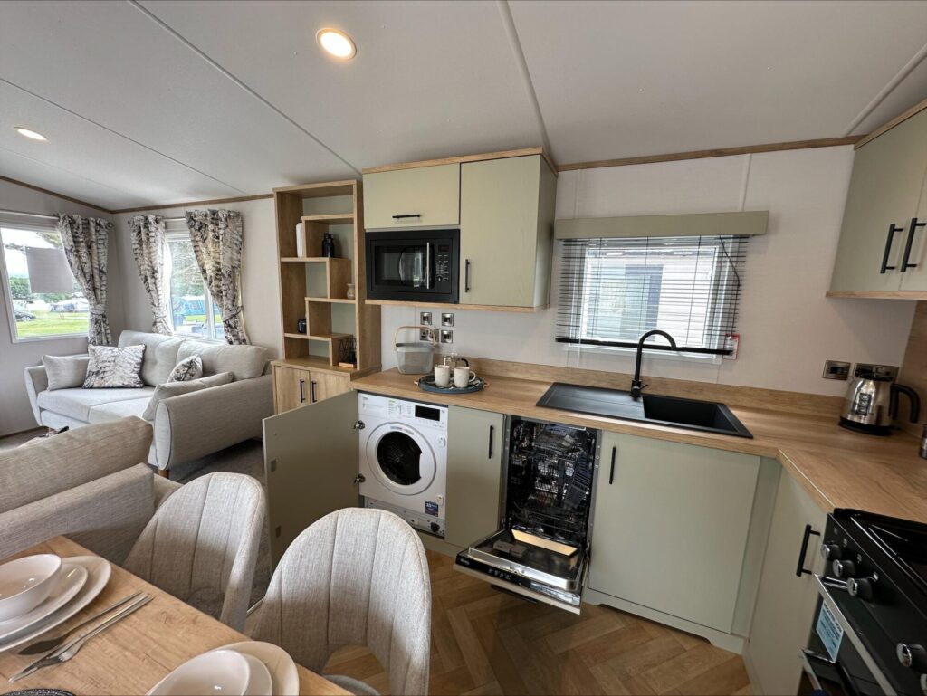 Carnaby-The-Regis-2025-CAR0063956-111918678-1024x769