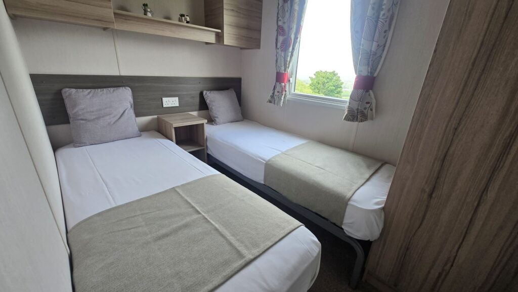 Twin-Bedroom-1024x577