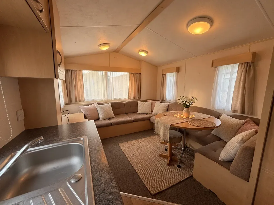 2011 Willerby holiday home for sale at a UK holiday park – exterior view