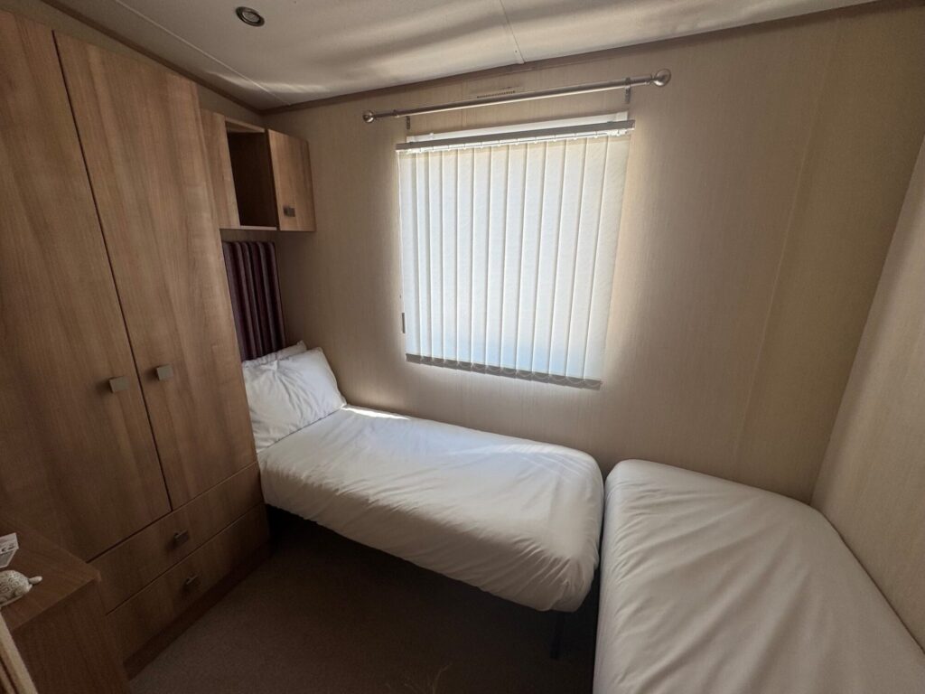 ABI-Sunningdale-Twin-bedroom-2a-1024x768