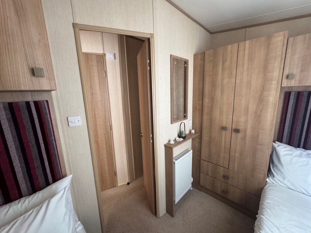 ABI-Sunningdale-Twin-bedroom-2c-1024x768