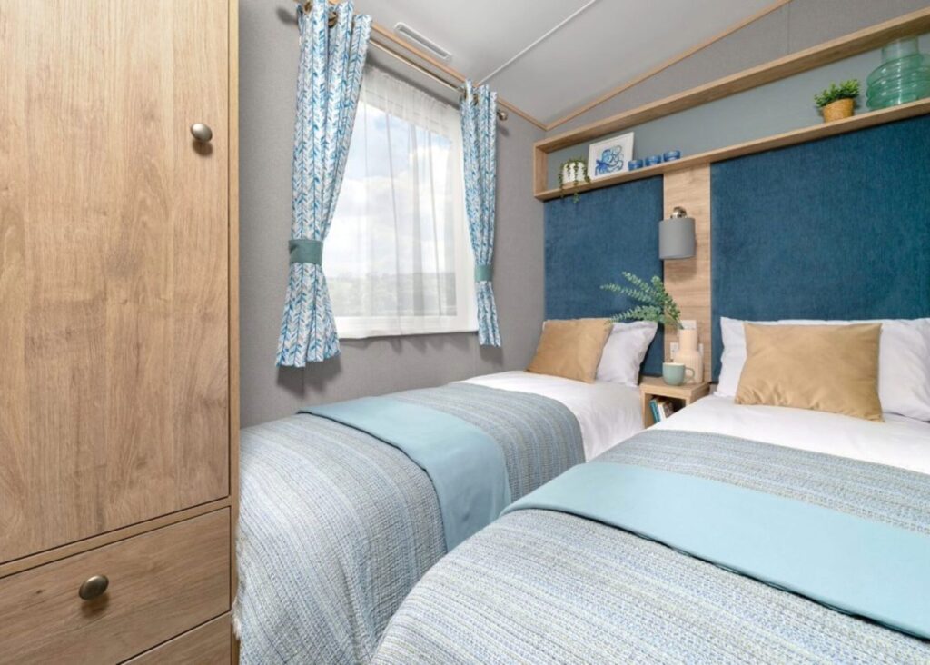 finlake-abi-wimbledon-fw12-twin-bedroom-1024x732