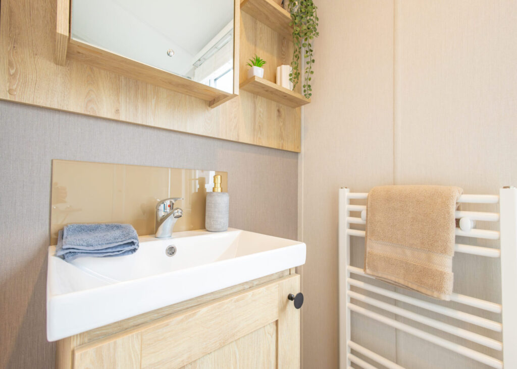 spirit-bathroom_gary-smith-1024x732