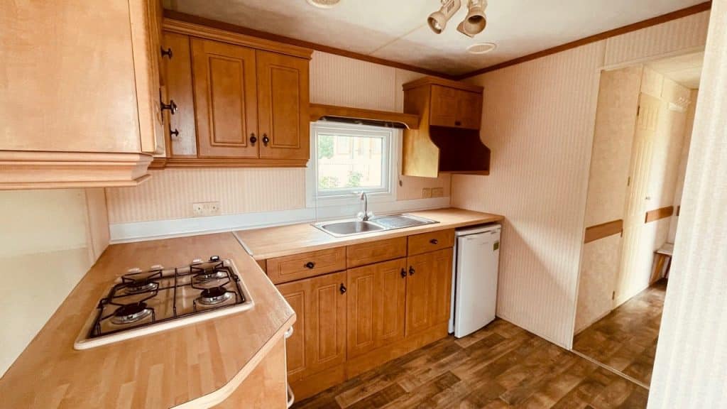 Willerby-Beeston-Gold-Kitchen-1024x576